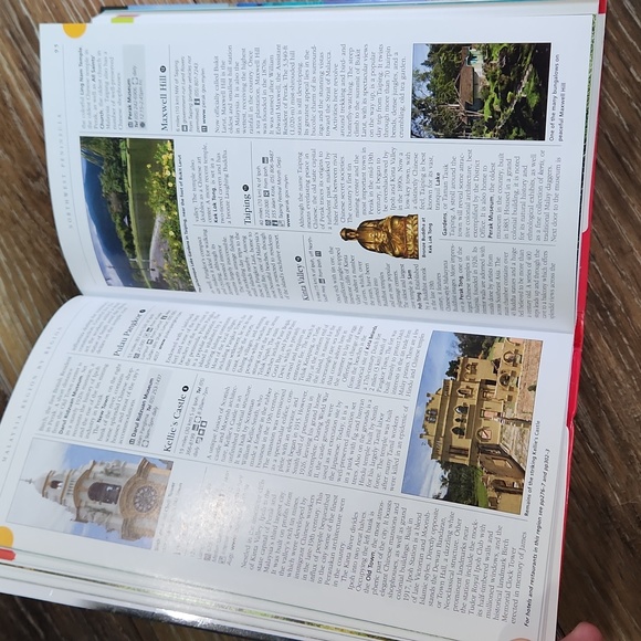 Malaysia & Singapore Travel Book Rain Forests Temples Wildlife Resorts Festivals - Picture 8 of 16